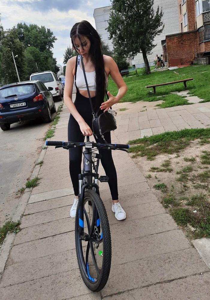 Носила комбез всё лето, очень комфортный, легкий, неощутимый. Комплименты обеспечены, многие спрашивали, где купила)