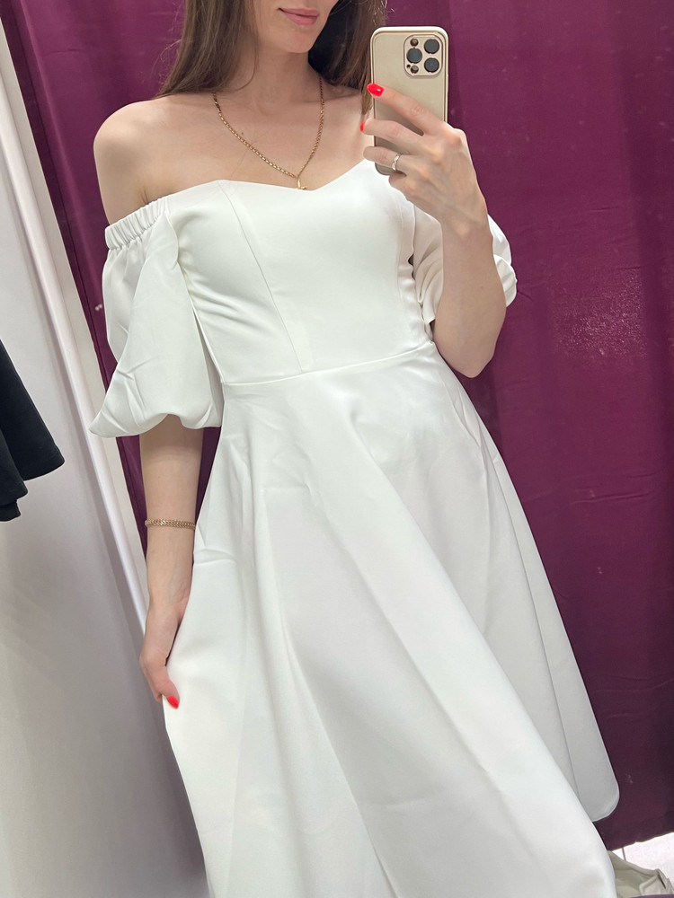Нереально крутое платье, у меня восторг 😍 на свой 42, взяла s. Брала за 3300р. 