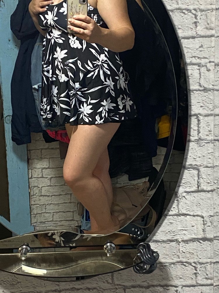 То что я искала ! На свой 50 размер взяла 2хl, подошёл идеально . Шорты удобные , не терут и не давят . Швы хорошие , нитки не торчат .рекомендую !