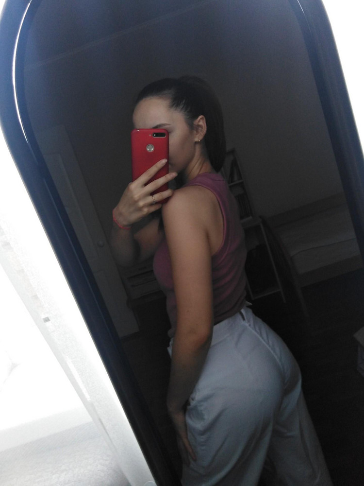 Все супер, никаких ниток, швы ровные, качество огонь 🔥 производитель радует, советую