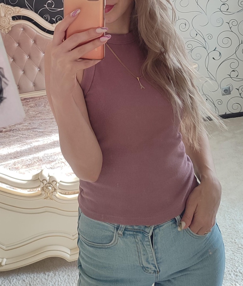 Очень нравится эта фирма, заказала 5разных маек себе и дочери. Все соответствует описанию. Качество супер, доставка быстрая. Спасибо.