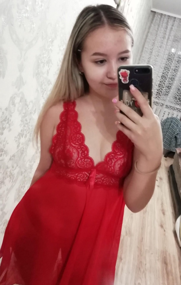 Очень красиво) Трусики показались очень маленькими. Но они так мягко тянутся. Нигде не давит. Идеальная