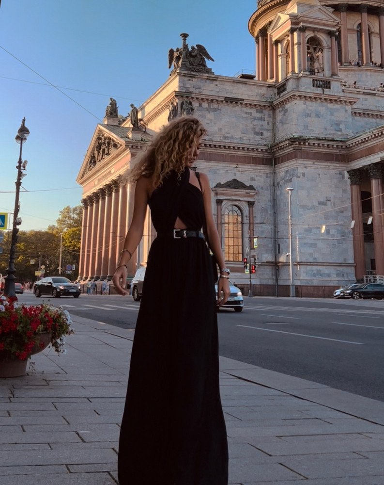 Комбез-любовь❤️
Отдельное спасибо, что размер xs подходит на хрупкую фигуру с узкой талией- это большая редкость🙏🏻