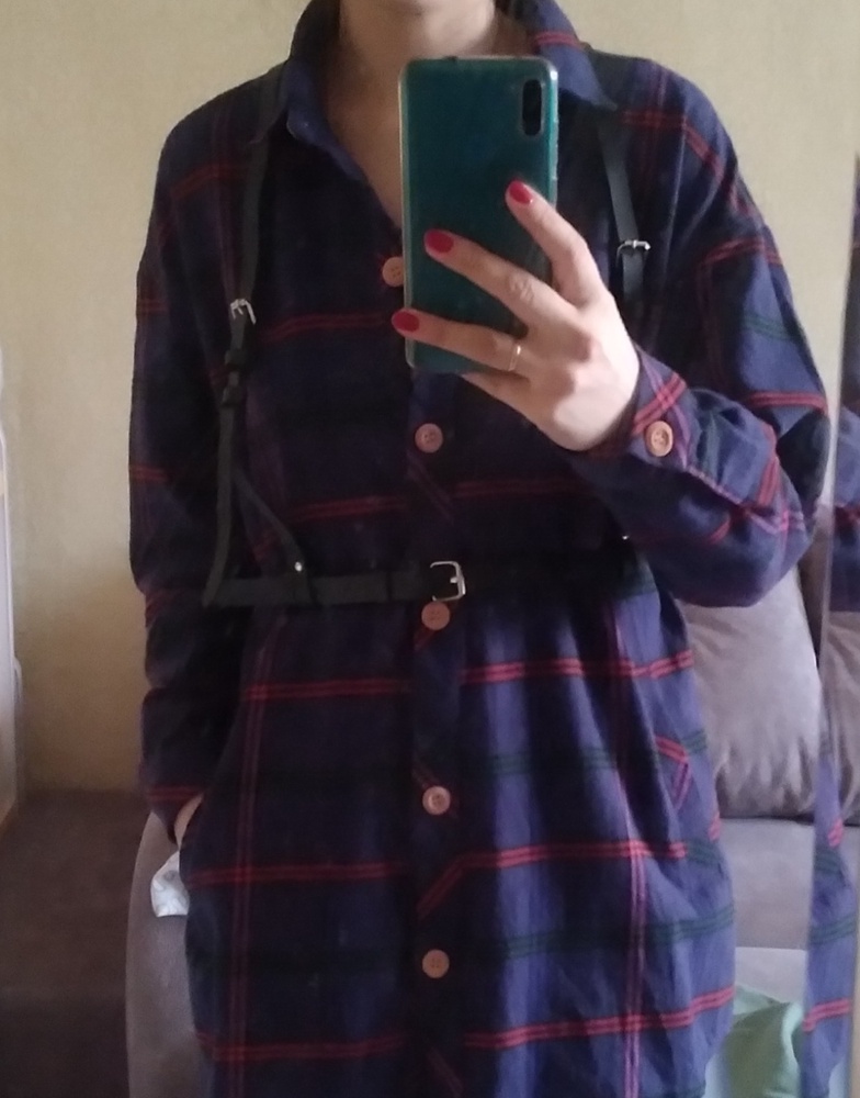 Хорошая портупея на 42 размер при росте 168 немного длинноваты верхние ремни, можно дополнительные дырочки у ремня сделать. Брала за 500р