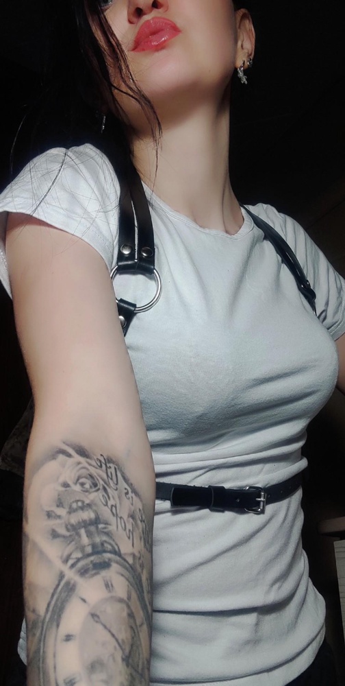 Отличная, вещь, но так как , я не высокая, пришлось сделать ещё отверстия, смотрится красиво.