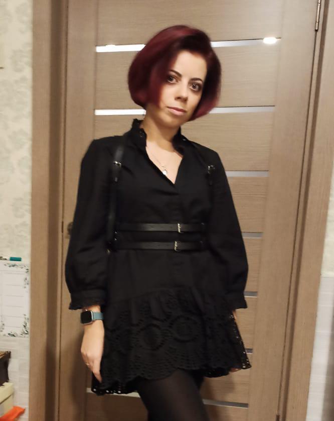 Мне понравилась, единственное не знаю как выровнять заломы от упаковки. Ремни можно подогнать по росту (158 рост).