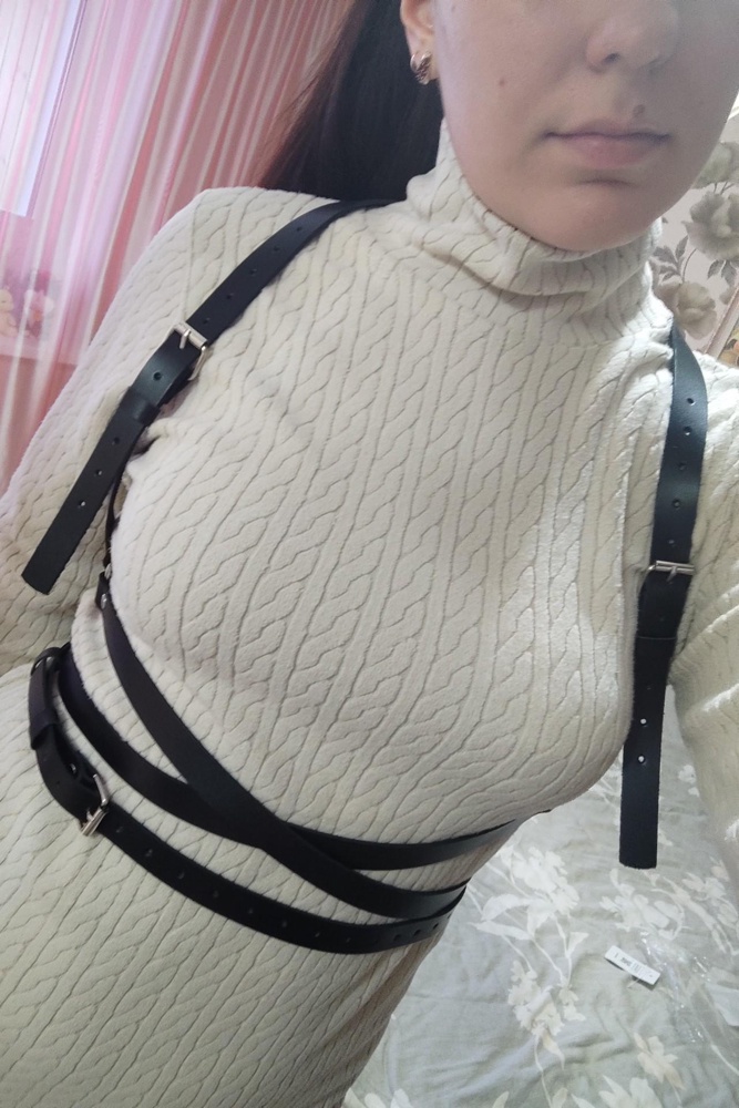 Отличная, качественная портупея! После примерки на платье не осталось никаких катышек и следов.