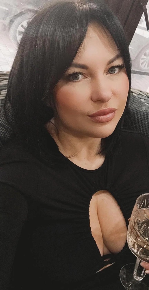 Отлично сел на грудь, у меня 4 размер заказала D85