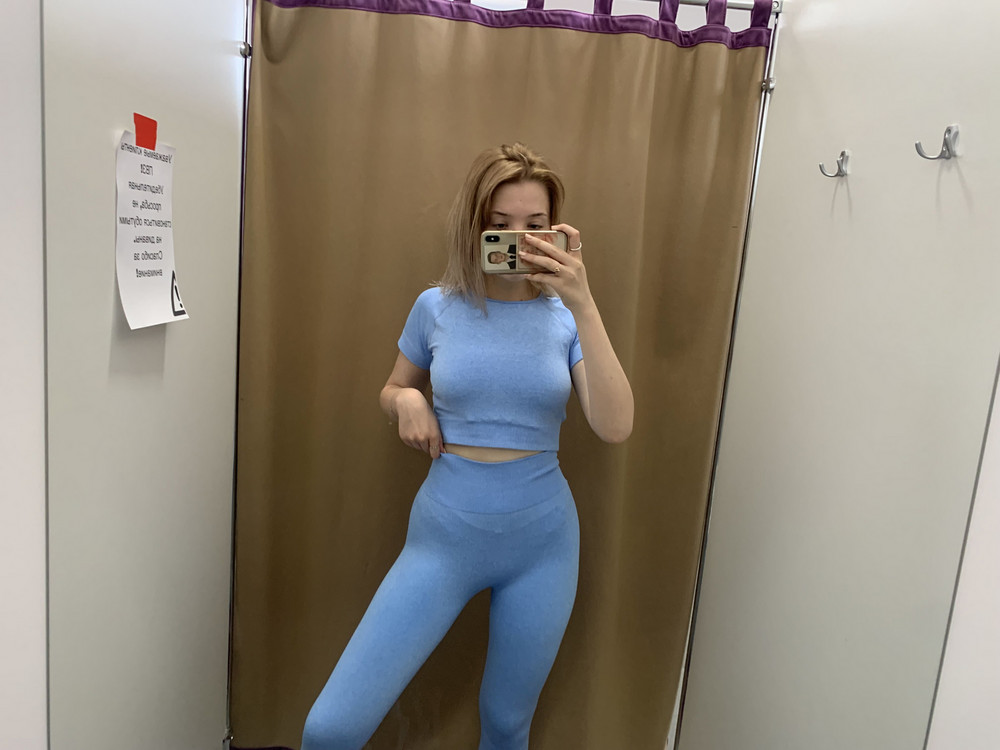 Качество костюма отличное,на обхват талии 57 размер 42 немного большеват,в остальном все отлично 