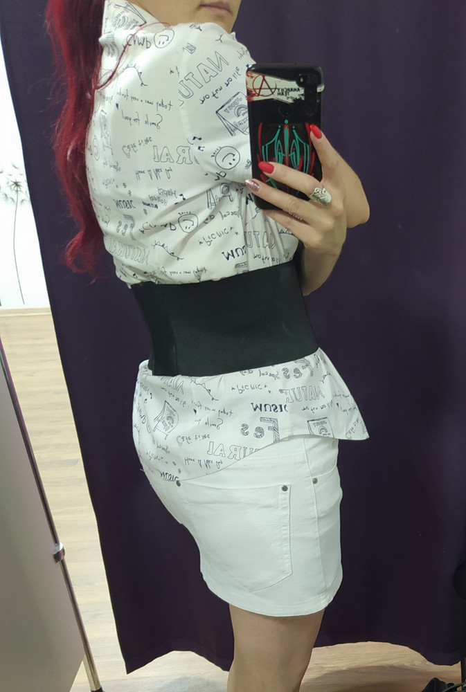 Классный пояс! Достаточно плотный, резинка тугая - прям отлично! Липучка крепкая. Правда на 46 размер будет туговат. У меня 42-44 - отлично сел! Пришел целый, ничего нигде не торчит и не порвано? Спасибо!