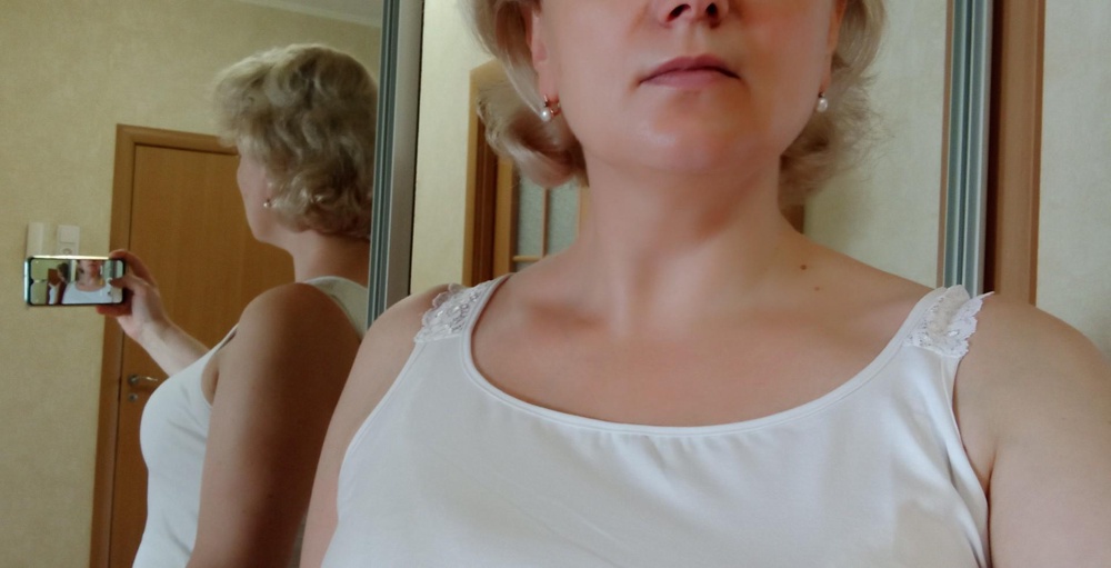 Качество высокое. У Меня так 50 р-р, но грудь 112 см. По этому взяла 108 р-р и по груди идеально село, а по талии свободно, но это тоже хорошо. Буду брать другие модели у этого продавца. Цена очень адекватная