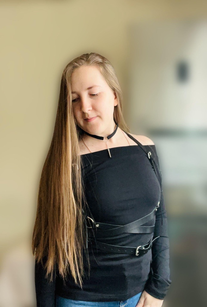 Пушка, бомба, ракета!💥 Я в восторге)) Артикулы чокера и водолазки тоже оставлю на всякий: Водолазка 16660345
Чокер 50243352