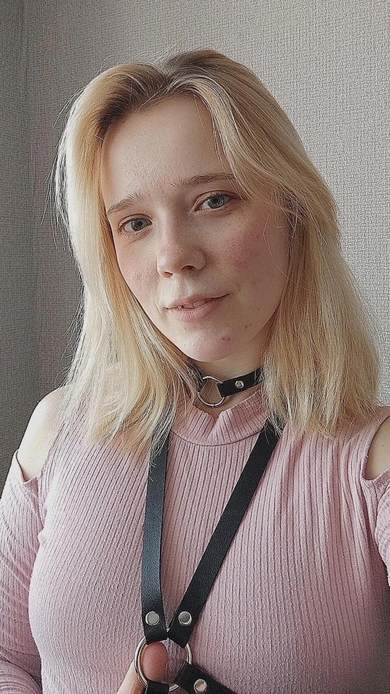 Заказом довольна. Буду с удовольствием носить. Было очень приятно получить подарок, неожиданно при этом, думала только мешочек в подарок и всё. По размеру подошло, все регулируется по началу запуталась как надеть, а так выглядит шикарно. Буду обязательно ещё делать заказ у вас