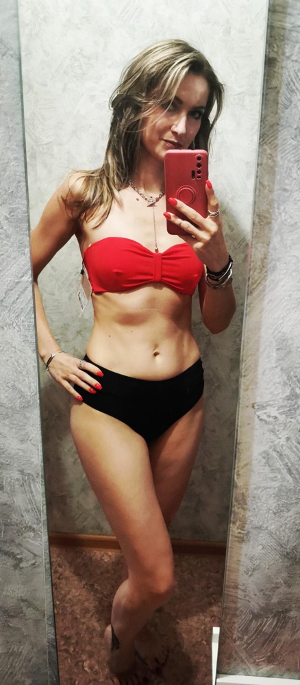 Отлично сел на маленькую грудь. Качество очень достойное.