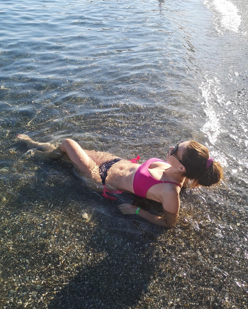 Хороший топ. На ОГ 90 брала S, но думаю и на размер меньше сел бы идеально