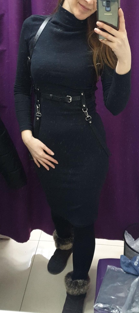 Отказ в пользу своей всё-таки,этого же производителя!))Заказывала за 1170 р,она меня полнит.))И заказывать нужно всё-таки свой размер,или меньше,мне не понравилось на мне 48-50.И так же не нравится то,что у производителя нет размера 46-48,по этому садятся они ни туда,и ни сюда.)Еа третьем фото-моя.)