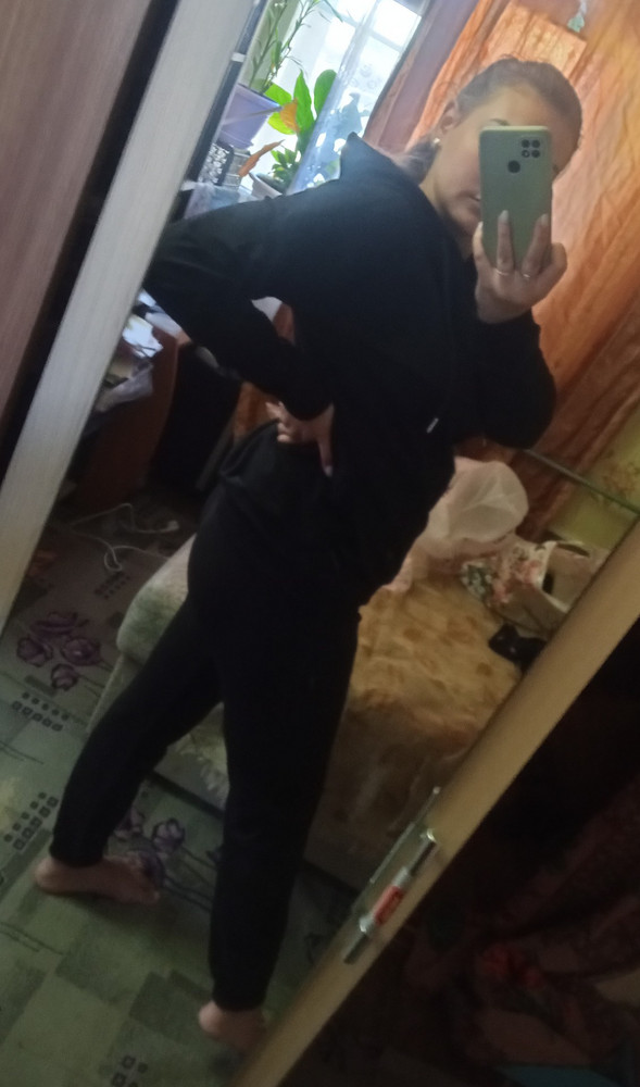 Прикольный костюм приятный к телу , соответствует размеру