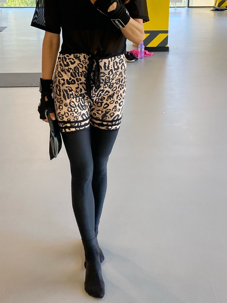 Огонь и дизайн и качество! Утягивают, не спадают, плотные. 