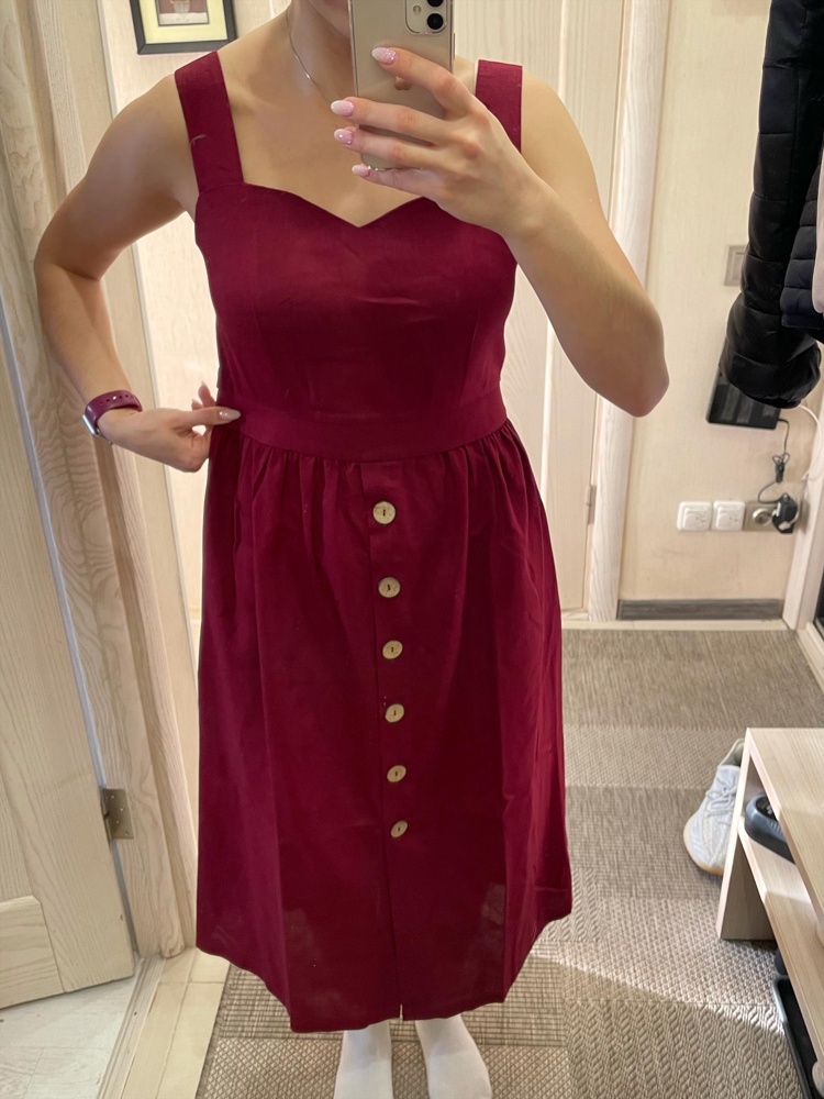 На параметры 94-70-94 село хорошо, немного великовато сверху, но если будет усадка то сядет как раз, просвечивает ниже колена, но не выше, лямки удачно скрывают складочки между руками и грудью