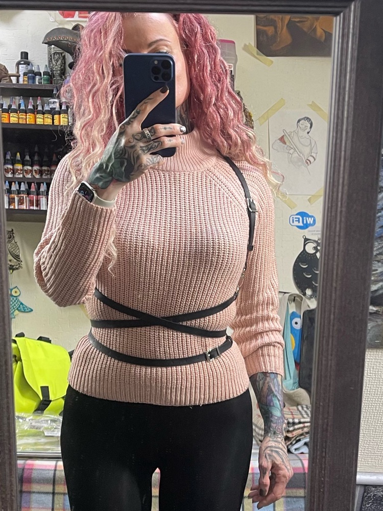 Ооооо прекрасная вещица! Думаю, закажу ещё другую модель! Доставка за сутки. 