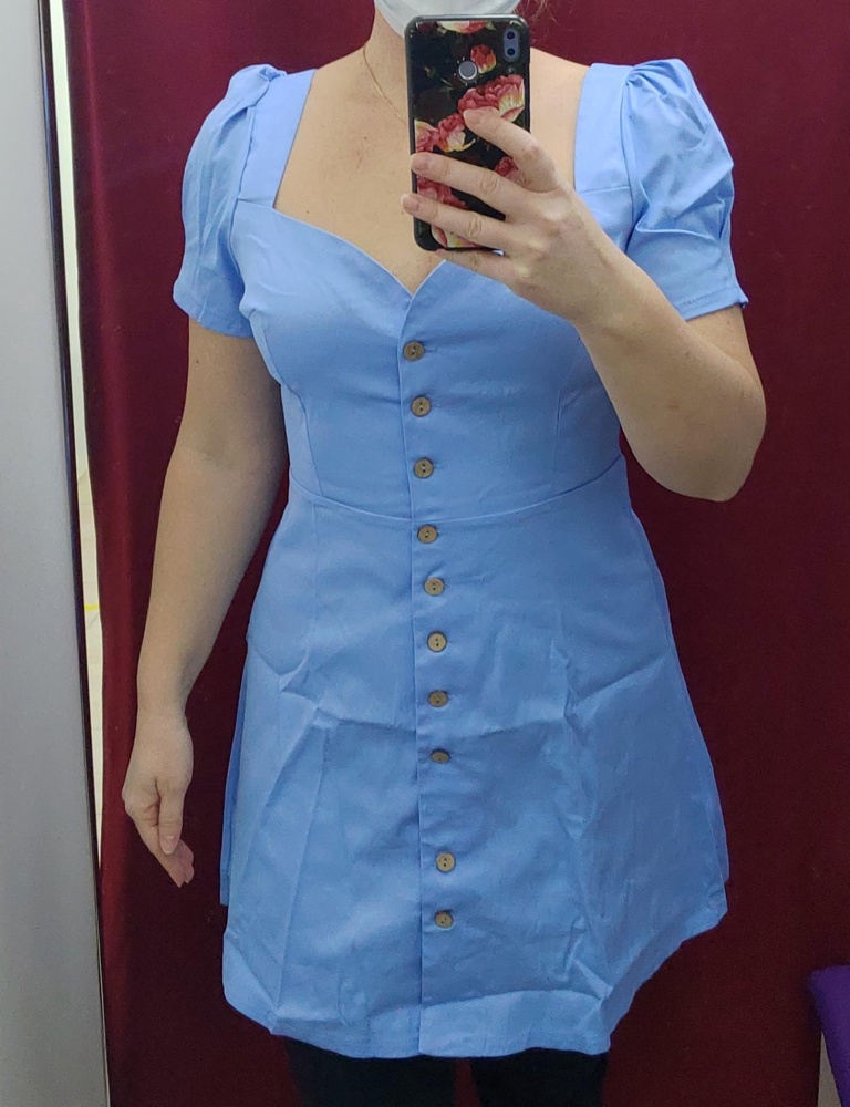 Идёт в размер, при росте 170 село прилично. Плотновато, на летний вечер, весну самое то. Заказывала три цвета, красный, голубой и этот.  При одинаковом размере, красное сильно маломерит! Имейте это ввиду. На фото видно!