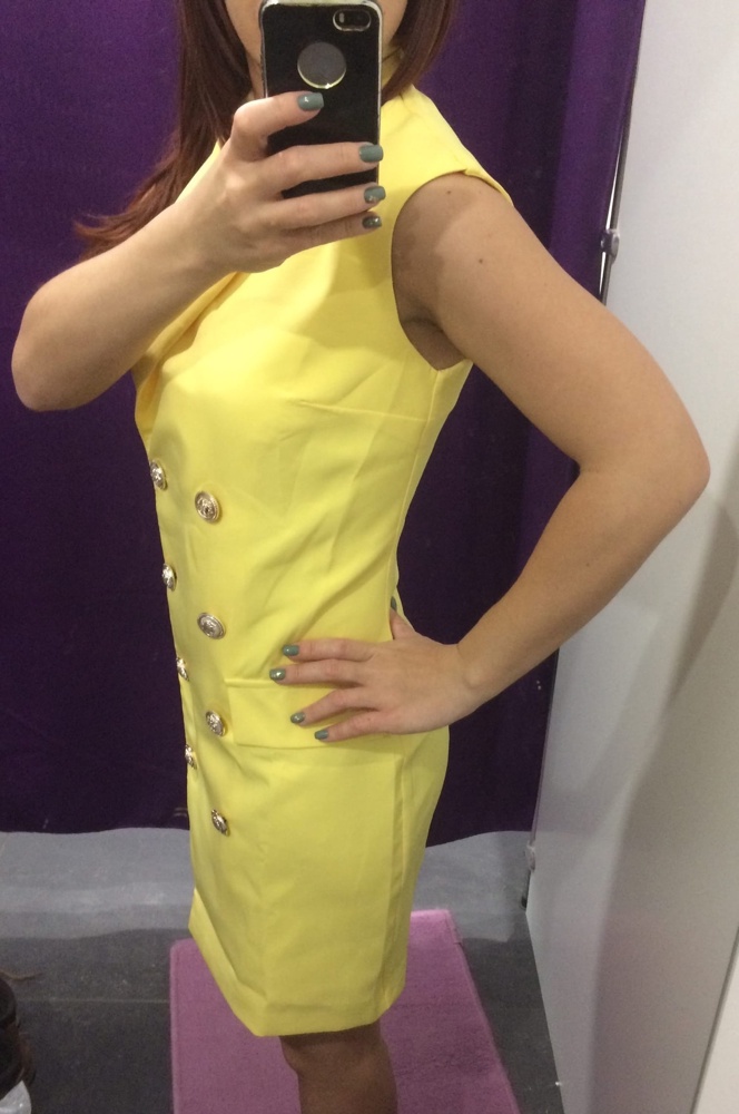 Слишком "прозрачное" для меня платье сзади) хотелось бы ткань поплотнее... очень жаль. 
А так платье понравилось, цвет жёлтый очень приятный, на параметры 89-71-91, рост 160 село отлично, вытачки на месте 