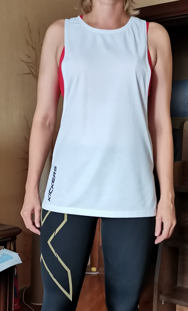 Мне как раз такая модель и нужна была, жаль нет покороче.... Размер соответствует, мне понравилась. Лёгкая, как раз для активных занятий спортом.