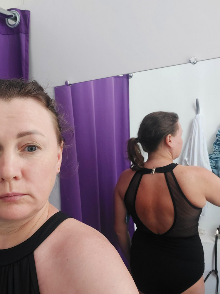 Отличный купальник. Смотрится дорого. В размер. Мой рост 162, можно на рост выше, ещё красивее будет.