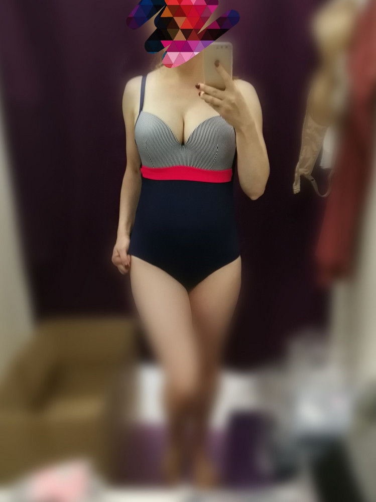 Стильный, красивый, аккуратно подчеркивает фигуру и держит крупную грудь. Покупала на беременный животик, очень достойно и не вычурно. Понравилась отдельно форма трусиков, прикрывает и не оголяет пах. На рост 164, об 92, ог 88