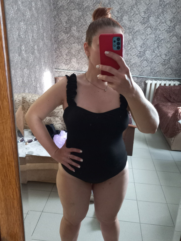 Хороший купальник,  даже на не идеальной фигуре сидит хорошо , лямки слабоваты, думаю немного усовершенствовать не проблема