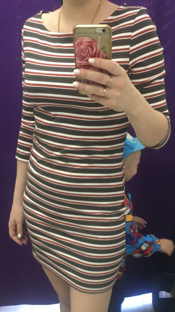 Хорошее платье, идёт в размер