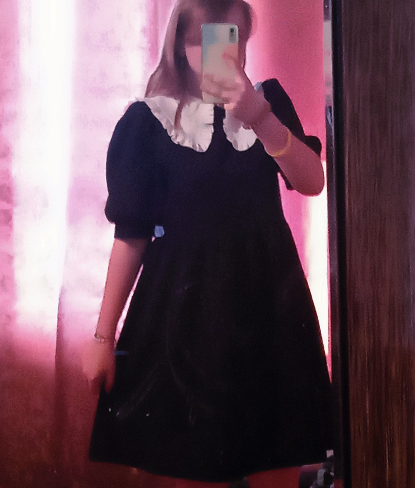 Платье прекрасное. Ткань приятная, воротник красиво смотрится с этим платьем. Покупала для школы. Берите, не пожалеете. ✨