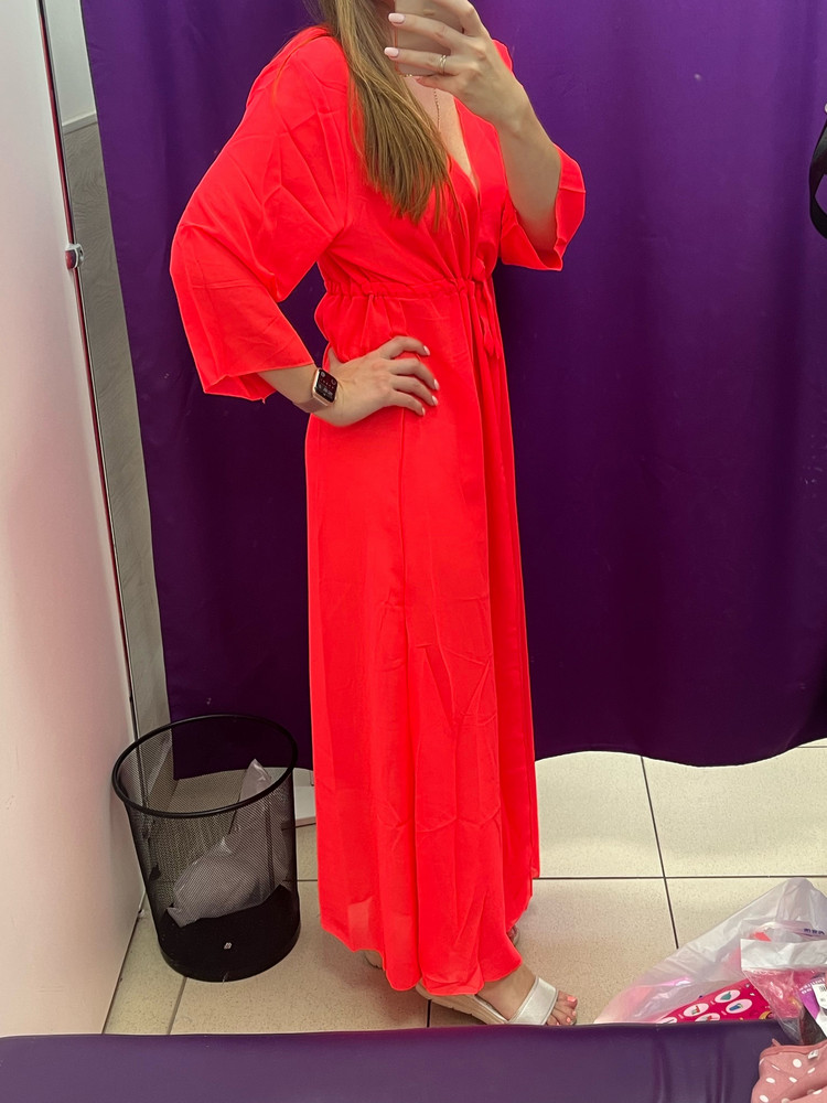 Отлично! Что хотела то и получила. На свой рост 164 идеально подошло. Стройнит и ничего лишнего) цвет насыщенный 