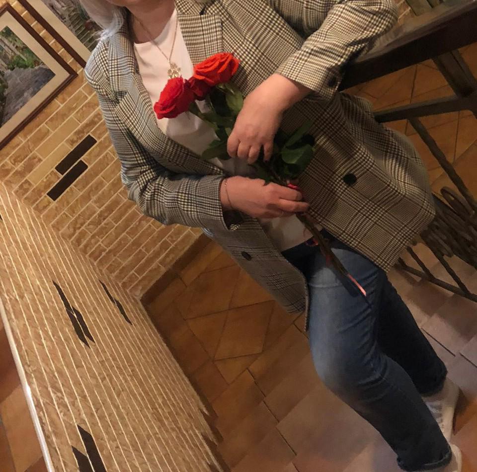 Блузка хорошая по размеру подошла нежная такая лёгкая мне нравится