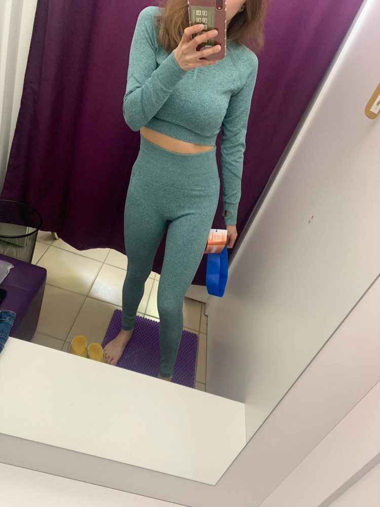 Качество шикарное, на рост 156 самое то 😜 качество ткани отличное 