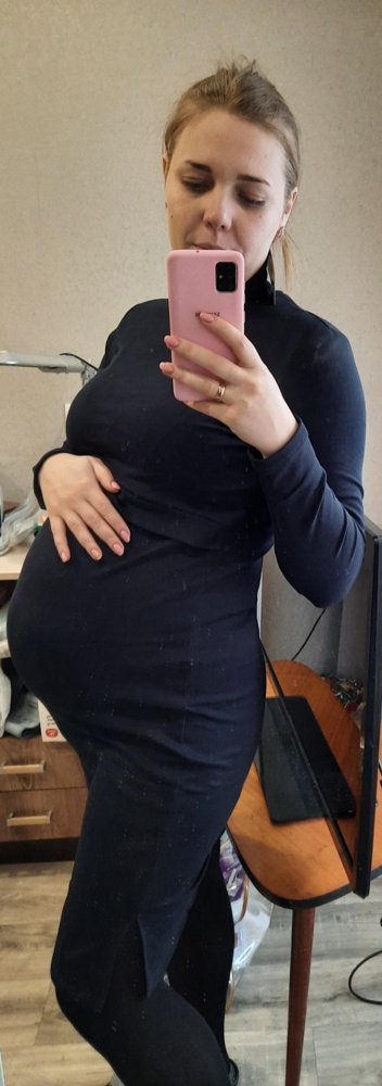 Платье хорошее.К телу мягкое,удобное. Соответствует размеру Кармашек для кормления имеется,очень удобно. Рекомендую