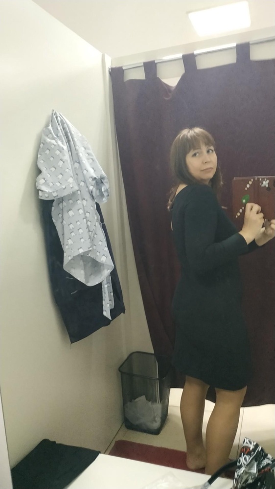 Отличное платье, мне понравилось очень, за такую цену. Смотрится хорошо, материал приятный.