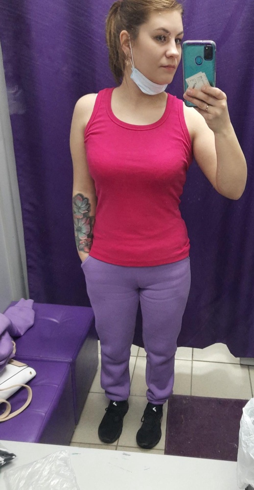 Не плохая майка , на 42 заказала 46 , смотрела по таблице