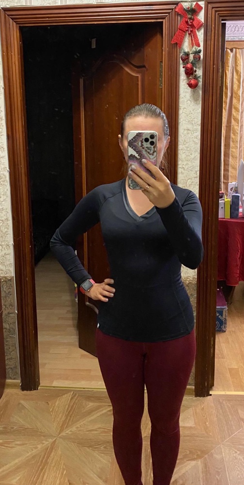 Заказ пришёл быстро. Ткань очень приятная к телу. Думаю заниматься в нем одно удовольствие. 