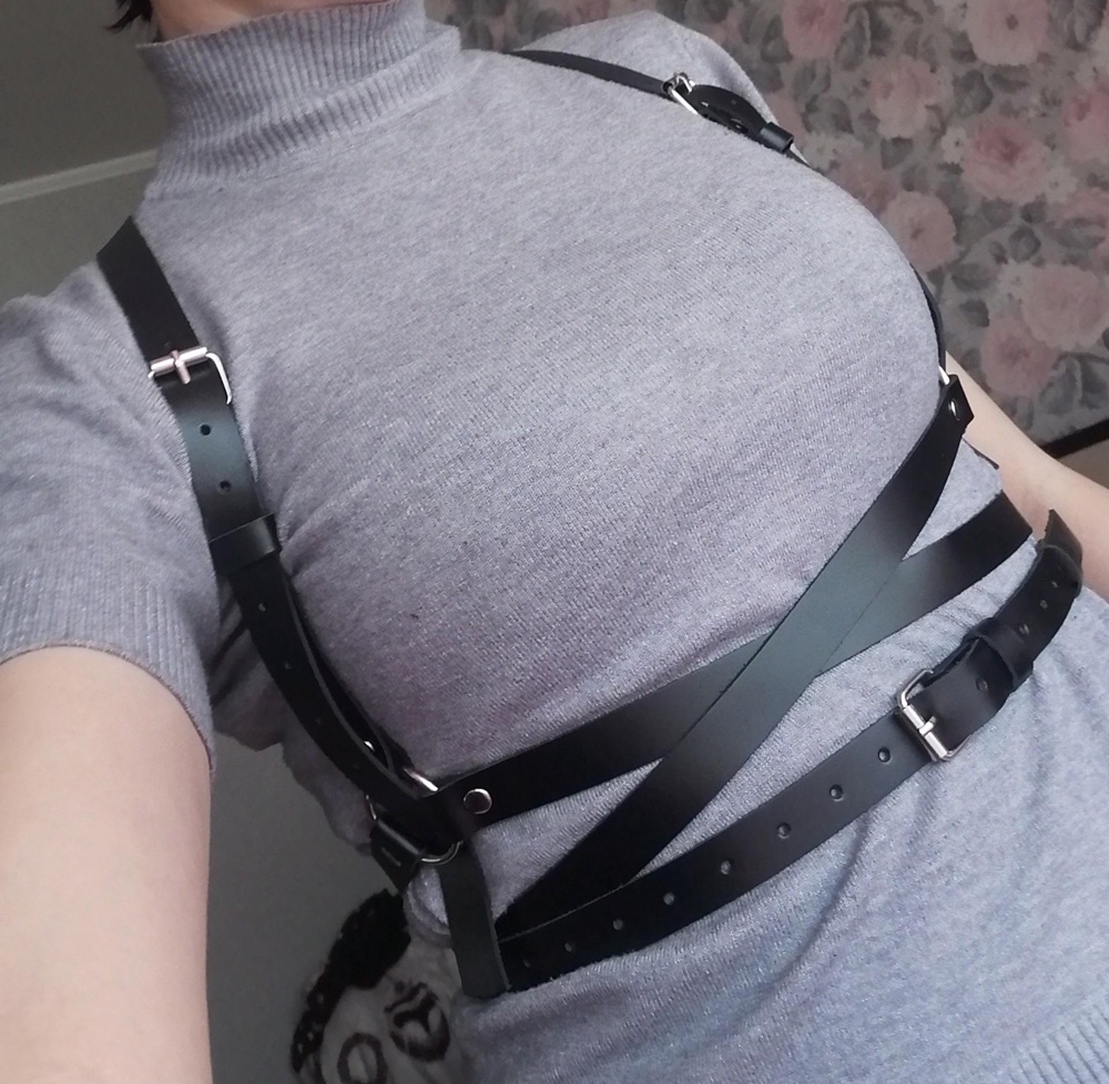 За эту цену шикарная портупея. Можно прям на повседневку носить с чем угодно. Размер подошёл идеально. Все регулируется. Спасибо вам большое)