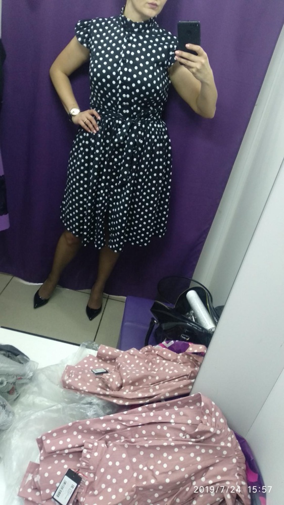 Хорошее платье, отличное для лета. С удовольствием взяла бы и в розовом цвете, но так как выбор есть, два одинаковых иметь в гардеробе было бы странным.)