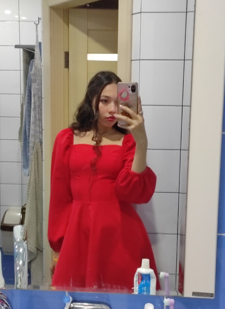 Прекрасное платье. Всё по размеру.