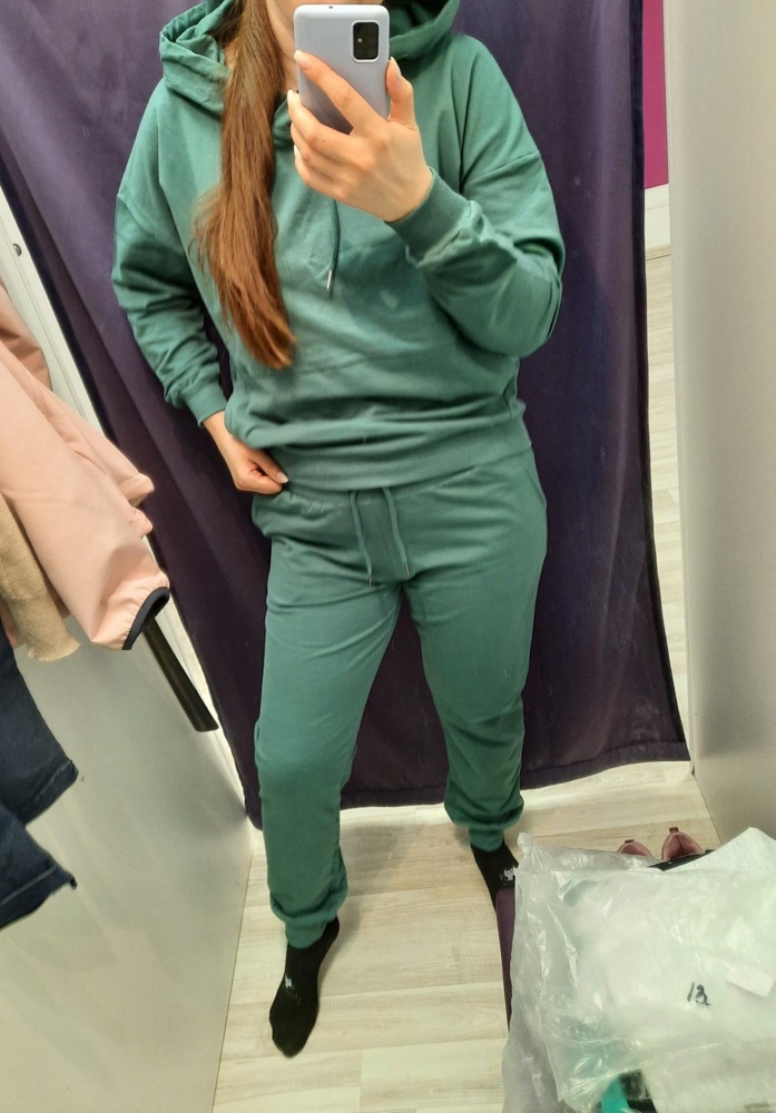 Костюм размера xl подошел на мои параметры - грудь 95, бедра 108. Качество хорошее, удобный, цвет не такой яркий, камера не передала.
Хотела в другом цвете, поэтому возврат.