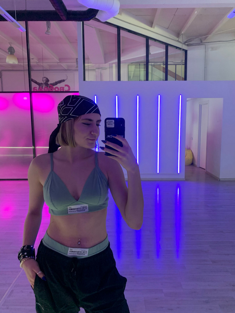 комплект просто бомба!!!!идеальный по размеру и по качеству!) всем советую🥰