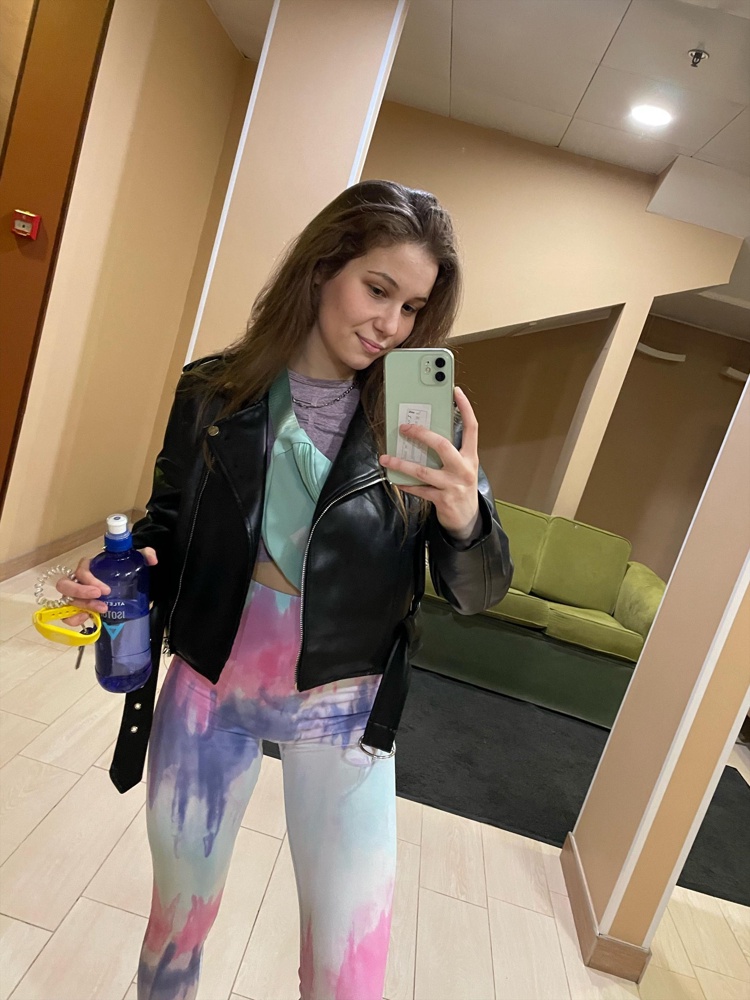 Сидят по фигуре, не просвечивают) для зала огонь 🔥💯