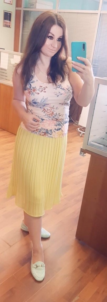 Классная маечка,беру уже вторую.качество на 5.Советую в покупке,нигде не пережимает,материал дышит.На лето самое то.