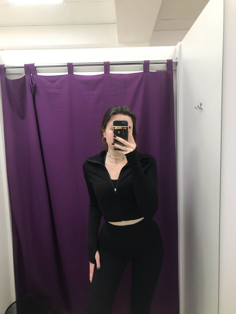 Я в него влюбилась 🤭 качество пушка, сидит классно. 