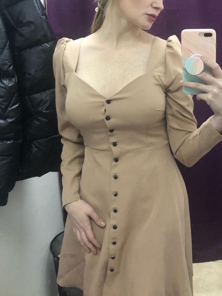 Красивое платьице, но выбирала из двух и не в пользу этого. Немного не село в груди. Возможно, нужно было взять на размер больше. Для праздника показалось простовато, но на каждый день хорошенькое! 