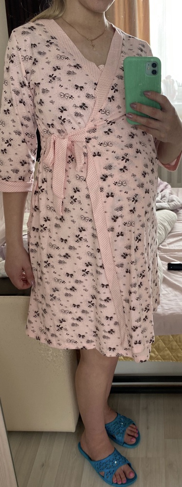 Комплект хороший. Взяла на размер побольше, не прогадала. На животик не давит 