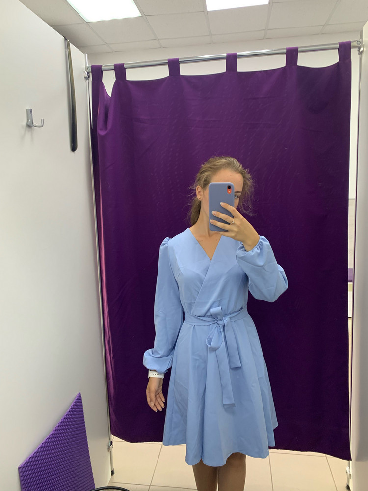 Платье замечательное! На рост 158 заказала голубое xs, село прекрасно, не просвечивает. Цвет не сильно яркий, но насыщенный, очень красивый!